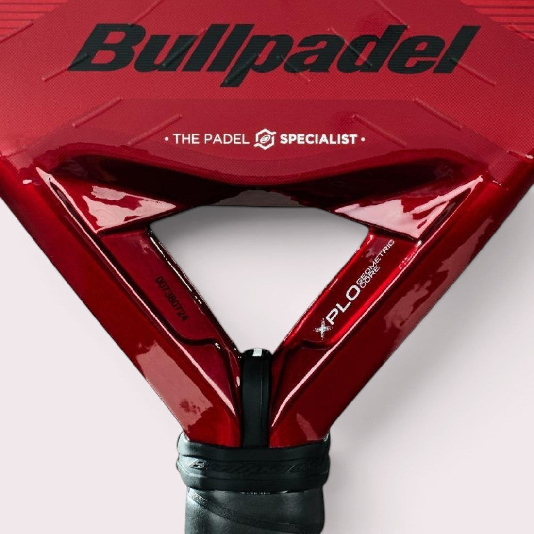 padelpickleball.store Bullpadel Xplo Comfort professional padel racket in red and black with ergonomic grip